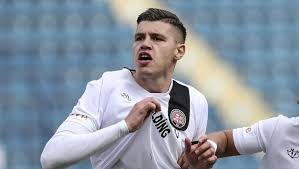 Fatih karagümrük forması giyen 22 yaşındaki defans oyuncusu. Myfit2it8mjgpm