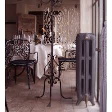 I vantaggi della tecnologia in alluminio uniti al design tipicamente italiano hanno portato i radiatori faral ad essere riconosciuti ed apprezzati in. Radiatori In Fusione Di Ghisa Artistici E Tradizionali