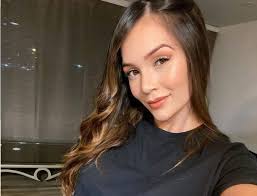 Lina tejeiro preocupó a sus seguidores de redes sociales luego de ausentarse durante un tiempo de sus cuentas personales.la joven, que suele ser bastante activa en instagram, limitó sus. Lina Tejeiro Responde A Criticas A Su Abdomen Y Photoshop En Fotos