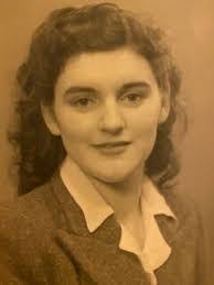 Hilary Walter's Instagram, Twitter & Facebook