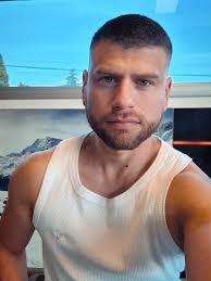 💫 Un escalón a la vez. . #entrenamiento #fuerza #gym #lunes #dog #fitness  #chamba