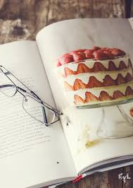 Esta británica ex modelo quiso encontrar algo que le apasionara de verdad y comenzó su andadura en el mundo de en este libro, llamado la cocina fácil de lorraine pascale nos muestra una colección de 100 deliciosas y fáciles recetas pensadas para cualquier. Pin By Cristina Lorenzo On Little Pieces Of Home Favorite Cookbooks Simple Pleasures Baking