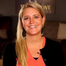 Divinely Powerful: A Prophetic Blueprint Introducing the Coming Age: Thomas  Davis, Amy, Vawser, Lana: 9780768461008: Amazon.com: Books