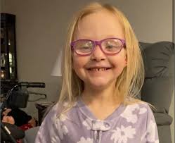 Can someone do an AI video of them hugging? ☺️ It's my mom and daughter who  never got to meet