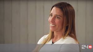 Az exatlon riportere kócos hajjal és smink nélkül fotózkodott, de így is elámultak tőle a követői. Rubint Reka Megmutatta Hogyan Sminkeli Ki Magat A Nullarol 24 Hu