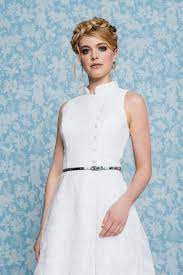 Maybe you would like to learn more about one of these? Brautkleid Mit Stehkragen Im Asiastyle Asymmetrisch Besonders Kuss Die Braut Brautmode