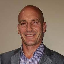 Louis Hewlett's Instagram, Twitter & Facebook