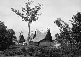 Rumah adat jawa barat hitam putih. 8 Jenis Desain Rumah Adat Jawa Barat Penjelasannya Gambar Mamikos Info