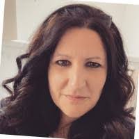 Kim Fenner's Instagram, Twitter & Facebook