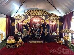 Pelamin bertemakan traditional klasik.didewan dusun kuala nerang. Rasa Macam Nak Bersanding Balik Pengantin Lelaki Buat Kejutan Famili Mentua Tak Tahu Isteri Siap Naik Tandu Viral Mstar