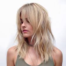 Shoulder length wispy cut for women over 50: 1001 Ideas For Medium Length Hairstyles For Thin Hair