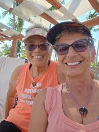 Roxanne Craft's Instagram, Twitter & Facebook