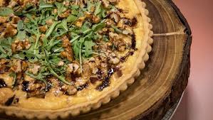 Das Grosse Promibacken Salami Apfel Quiche Rezept In 2020 Rezepte Lebensmittel Essen Quiche