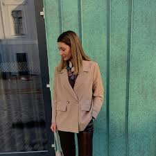 The camel is chic or retro, depending on which colors you wear it. Agapes Wear Earth Colours Camel Color Blazer KurÄ¯ Facebook