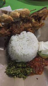 Pecel Lele Semanggi Makanan Estetika Makanan Pendamping Masakan Vegetarian