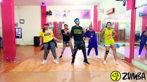 Alles was ihr braucht sind: Zumba Zuhause In Corona Zeiten Freizeit Und Wohnen