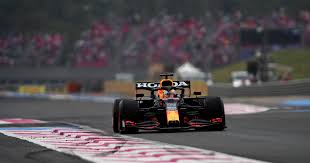 Ő az aki még hiányzik a mai f1 ből na meg ezek a v10es motor hangok. 1mne3rkats G0m