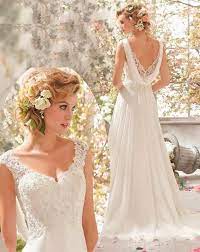 Magnifique Robe De Mariee Style Boheme Chic Romantique Et Moderne Dentelle Vintage Et Perle Romantic Wedding Dress Lace Wedding Dresses Wedding Dress Costume
