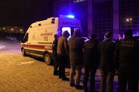 Yozgat'ın sorgun ilçesinde cumhuriyet savcısı özlem salkım, evinde arkadaş grubu ile doğum günü kutladığı sırada başından tabancayla vuruldu. 7y Eyyfvxq2ntm