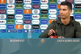 #cristianoronaldoportekiz'in dünya yıldızı futbolcusu cristiano ronaldo euro2020'deki macaristan maçı öncesinde düzenlenen basın toplantısında coca cola. Vctx7snavoovgm