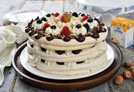 Tort De Bezea Cu Ciocolata Reteta Video Recipe Yummy Cakes Cake Food