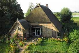 Nicht jeder kann oder möchte ein haus kaufen oder bauen, oft aufgrund der finanziellen lage aber auch oft spielt die angst vor den langfristigen bindungen eine rolle, sich gegen den kauf einer immobilie zu entscheiden. Pin Auf Haus