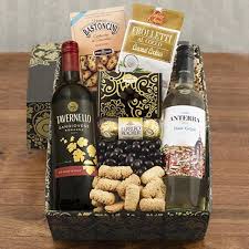Italian Duo Gift Box In 2020 Wine Gift Baskets Wine Gifts Wine Hampers