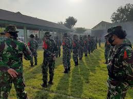 Selain jadi pusat ekonomi, surabaya juga dikenal sebagai pusat pendidikan di provinsi jawa timur. Anggota Kodim Surabaya Utara Dongkrak Kemampuan Menembak Senjata Liputan Co Id