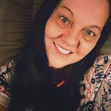 Terri Vickers's Instagram, Twitter & Facebook