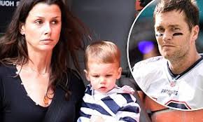 Kelly Ripa Makes Fun Of Tom Brady S Ex Bridget Moynahan Daily Mail Online John edward thomas moynahan, known as jack to family and friends, is brady's child with his ex. tom brady s ex bridget moynahan