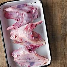 Potong ayam menjadi beberapa bagian sesuai selera. Lebih Enak Dan Murah Bikin Stok Kaldu Ayam Sendiri