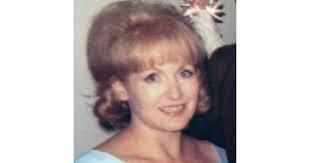 Renae Nelson's Instagram, Twitter & Facebook