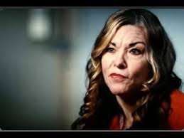 Kristen Crowe's Instagram, Twitter & Facebook