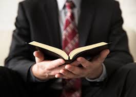 In addition to being the senior pastor of the orchard, smith is also a respected author and has a nationally broadcast radio program, unlocking the bible, . Q A With Rev Colin Smith Christian Union