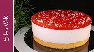 Mit der erdbeertorte war dann die richtige gelegenheit auch gefunden. Erdbeertorte Mit Quark Erdbeertorte Youtube
