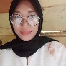 HAJATAN DI RUMAH SI MISKIN BAB 10 "Cantik banget kamu, Ki." Ibu terus saja  memandang wajahku dengan senyuman yang tak pernah hilang. Ya, aku baru saja  selesai dirias oleh salon yang Ibu