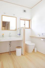 わたしたちらしい家 ナレッジライフ再生良家の施工実例 広い トイレ シンプル トイレ 洗面所 リフォーム