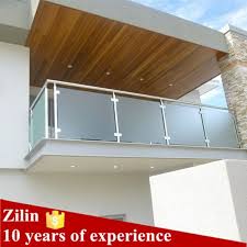 Juliet balcony centre find your perfect balcony or balustrade from our range of steel and glass designs. Exterior Glass Railing Design For Balcony In India Trendecors