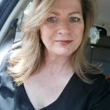 Darla Elliott's Instagram, Twitter & Facebook