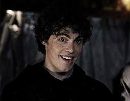 A difference between Quinn and Ethan : r/Scream