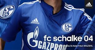 In österreich hatte der dauerregen gerade etwas nachgelassen, das schloss mittersill, mannschaftshotel der profis des zweitligisten fc schalke 04 im. Schalke 04 14 15 Trikot Vorgestellt Nur Fussball