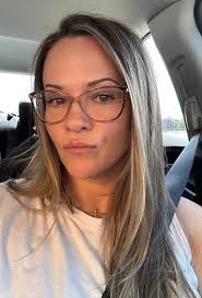 That moment u are famzing some1 & claiming the person is ur friend, the  people now asked u the person name, ur brain just 🔐 u no remember the name  again but