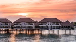 Avani sepang goldcoast resort takes the form of a palm tree, extending out from the water's edge at popular goldcoast beach. Top 19 Overwater Bungalows Malaysia For A Luxurious Getaway 2020