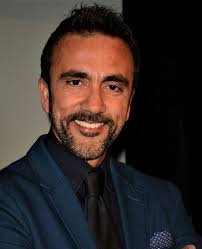 Luigi Russo in scena al Bolivar con "Vorrei un bacio" (Video)