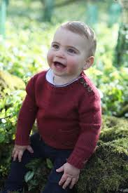 Zur feier dieses besonderen tages veröffentlichten seine eltern eine ganze reihe niedlicher neuer fotos. Prinz Louis Sohn Von William Und Kate Wird 1 Jahr Alt Stern De