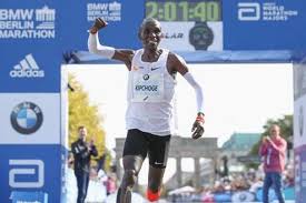 Eliud kipchoge is touted as the greatest marathoner of the modern era. Nn Group Eliud Kipchoge Destroys Marathon World Record With A New Time Of 2 01 39