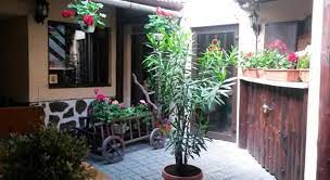 Pensiunea casa timpuri vechi is a hotel, pension (lodging) (en) located at strada general gheorghe magheru in sibiu. Pensiunea Casa Veche Cazare Sibiu