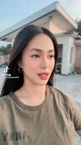 Ely Barrientos's Instagram, Twitter & Facebook