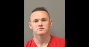 Wayne rooney, tayler ryan ve 21 yaşındaki arkadaşı elise melvin ile sabaha kadar parti yaptıktan wayne rooney'in abd'de oynarken alkol sorunu yaşadığı bu yüzden evliliğinin sıkıntıya girdiği de. Wayne Rooney Arrested In Us On Charge Of Public Intoxication