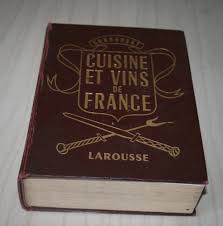 À tous les passionnés, experts ou amateurs de plaisirs gourmands, cuisine et vins de france propose des recettes aussi originales que simples associées à des sélections de vins de qualité pour satisfaire tous les passionnés. Amazon Fr Cuisine Et Vins De France Curnonsky Livres